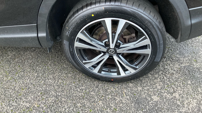 Nissan Qashqai 1.3 DiG-T N-Connecta 5dr Petrol Hatchback